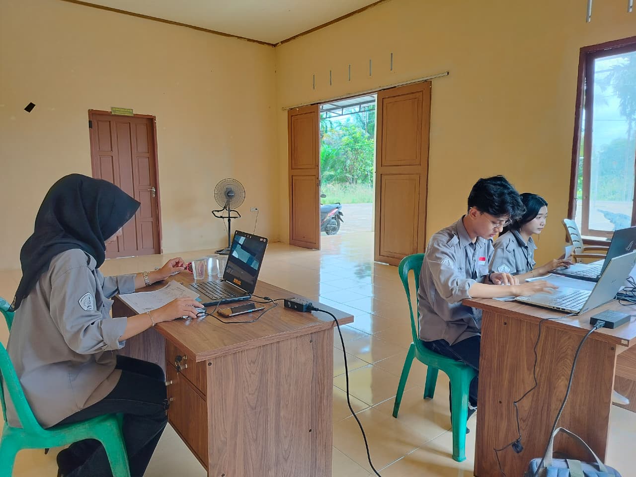 Mahasiswa Teknik Sipil UNTAN Terapkan Data Spasial untuk Akurasi Data Kependudukan di Desa Sungai Malaya